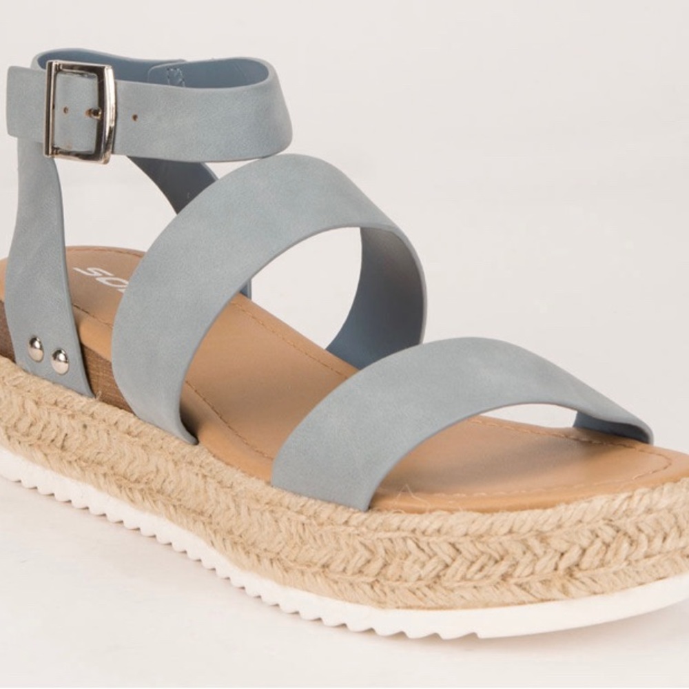 SANDLES FROM TILLYS